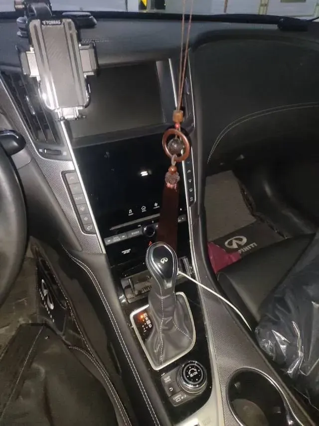 2018 Jeep Grand Commander 2.0T 265HP L4 9AT,autocango,china used car exporter,china ev exporter,chinese used car exporter,chinese used ev exporter