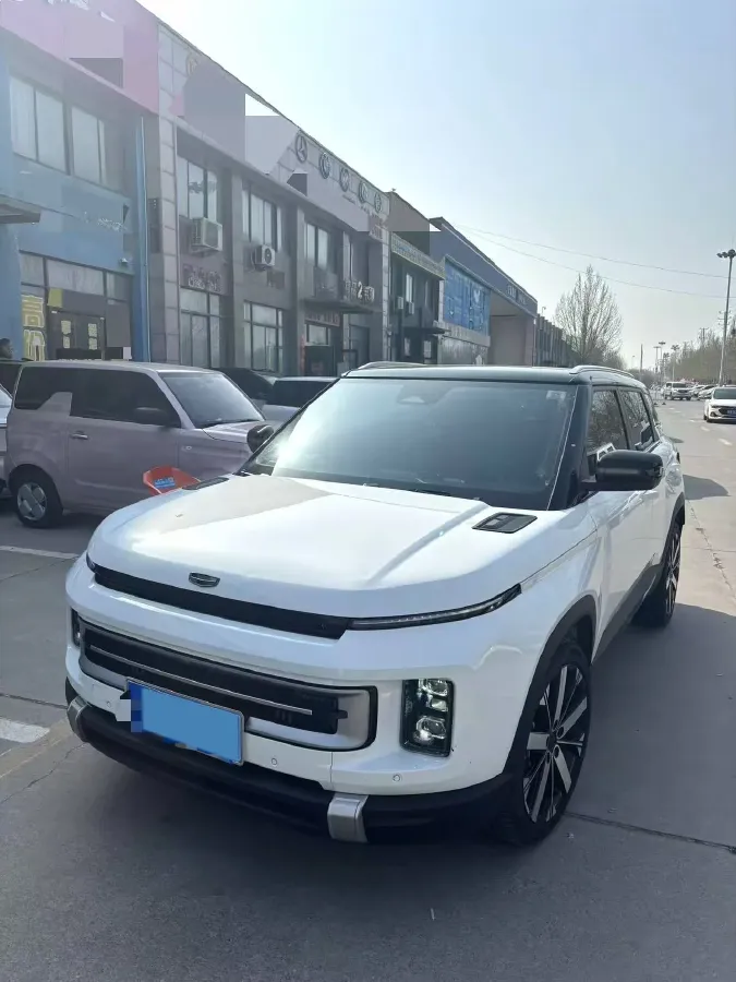 2023 Geely ICON 1.5T 181HP L4 7DCT,autocango,china used car exporter,china ev exporter,chinese used car exporter,chinese used ev exporter