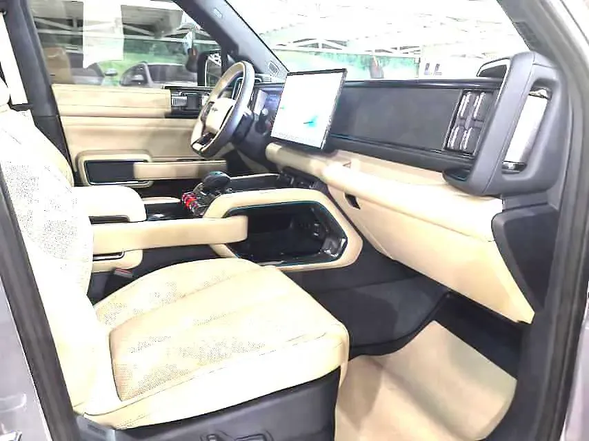 2023 FangChengBao Bao 5 1.5T 194HP L4 E-CVT PHEV 31.8KWH,autocango,china used car exporter,china ev exporter,chinese used car exporter,chinese used ev exporter