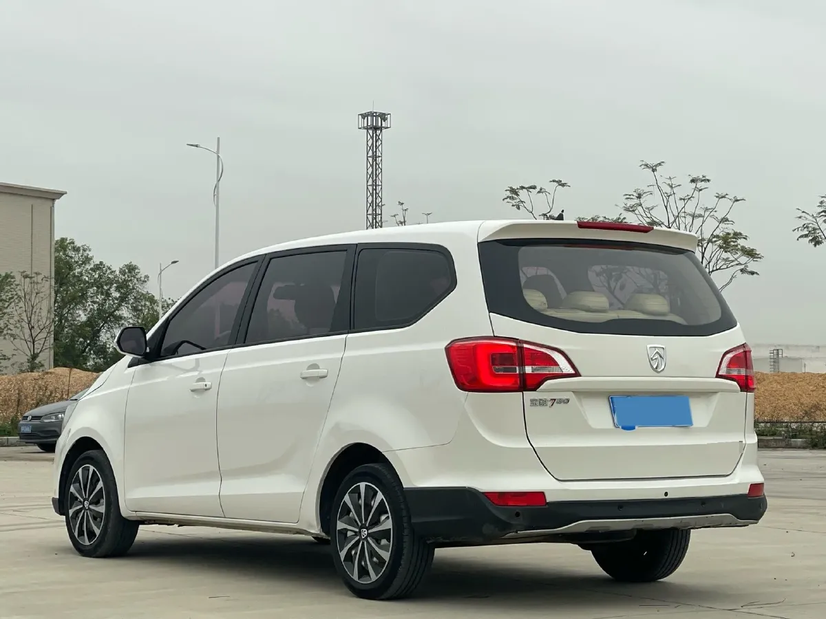 2019 BaoJun 730 1.5L 105HP L4 6MT,autocango,china used car exporter,china ev exporter,chinese used car exporter,chinese used ev exporter