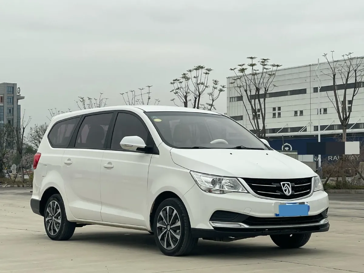 2019 BaoJun 730 1.5L 105HP L4 6MT,autocango,china used car exporter,china ev exporter,chinese used car exporter,chinese used ev exporter