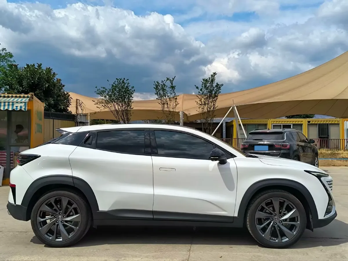 2020 ChangAn UNI-T 1.5T 180HP L4 7DCT,autocango,china used car exporter,china ev exporter,chinese used car exporter,chinese used ev exporter