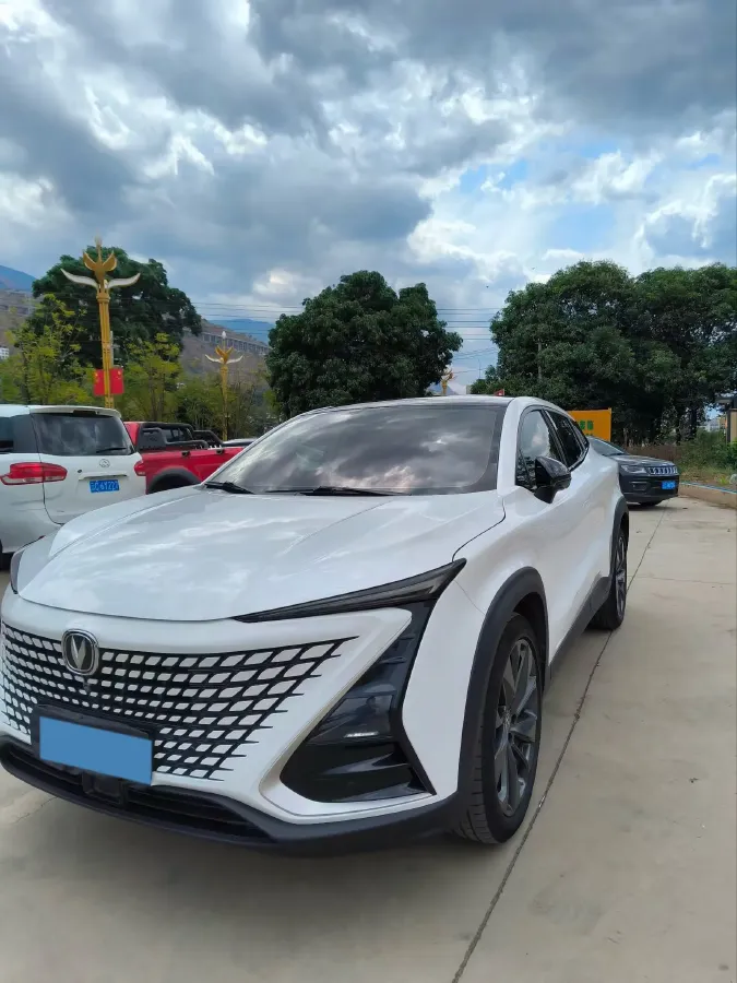 2020 ChangAn UNI-T 1.5T 180HP L4 7DCT,autocango,china used car exporter,china ev exporter,chinese used car exporter,chinese used ev exporter