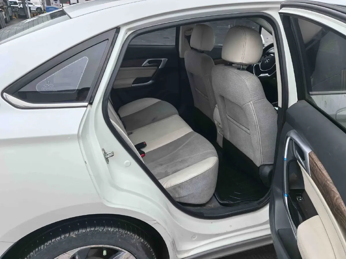 2018 BeiJing Auto EU5 BEV 53.66KWH,autocango,china used car exporter,china ev exporter,chinese used car exporter,chinese used ev exporter