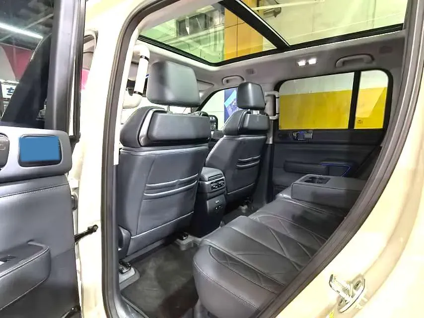 2023 FangChengBao Bao 5 1.5T 194HP L4 E-CVT PHEV 31.8KWH,autocango,china used car exporter,china ev exporter,chinese used car exporter,chinese used ev exporter