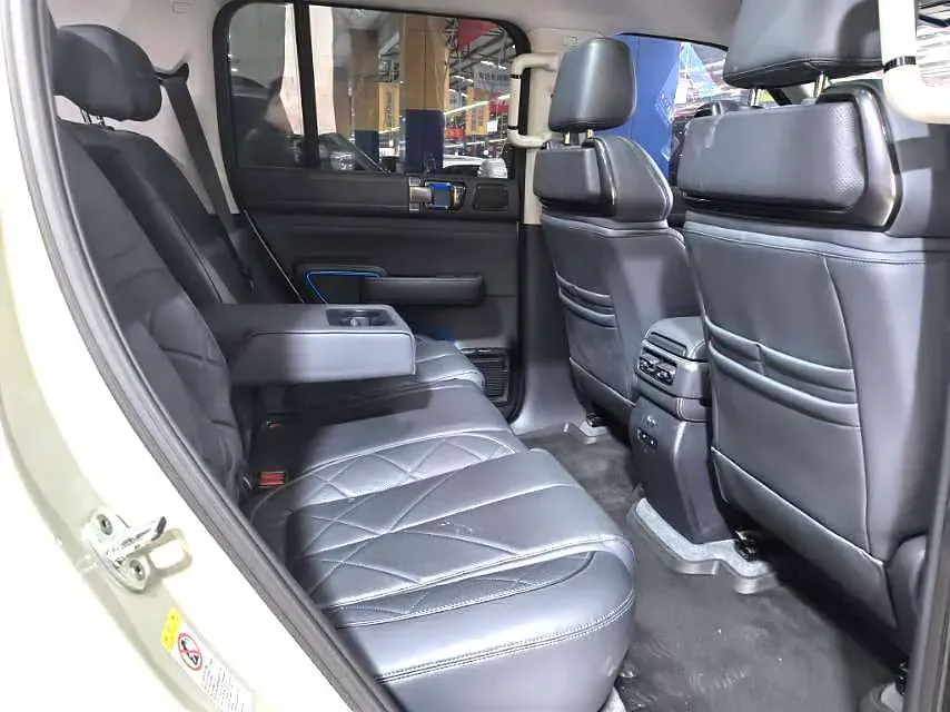 2023 FangChengBao Bao 5 1.5T 194HP L4 E-CVT PHEV 31.8KWH,autocango,china used car exporter,china ev exporter,chinese used car exporter,chinese used ev exporter