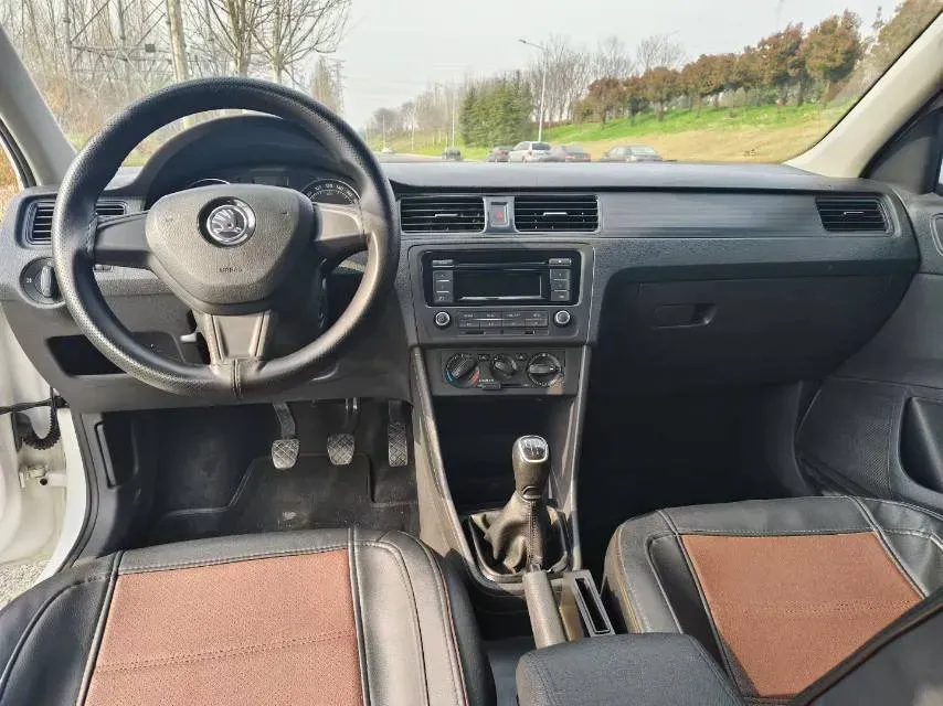 2016 Skoda Rapid Spaceback 1.4L 90HP L4 5MT,autocango,china used car exporter,china ev exporter,chinese used car exporter,chinese used ev exporter