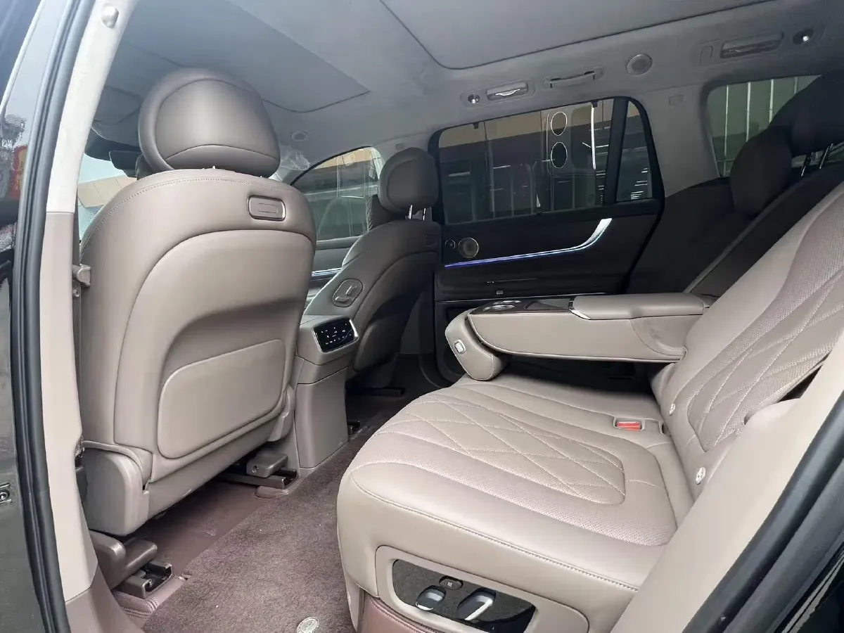 2024 AITO AITO M9 1.5T 152HP L4 REEV 52KWH,autocango,china used car exporter,china ev exporter,chinese used car exporter,chinese used ev exporter