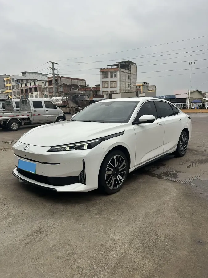 2024 ChangAn QiYuan A05 1.5L 110HP L4 E-CVT PHEV 18.99KWH,autocango,china used car exporter,china ev exporter,chinese used car exporter,chinese used ev exporter