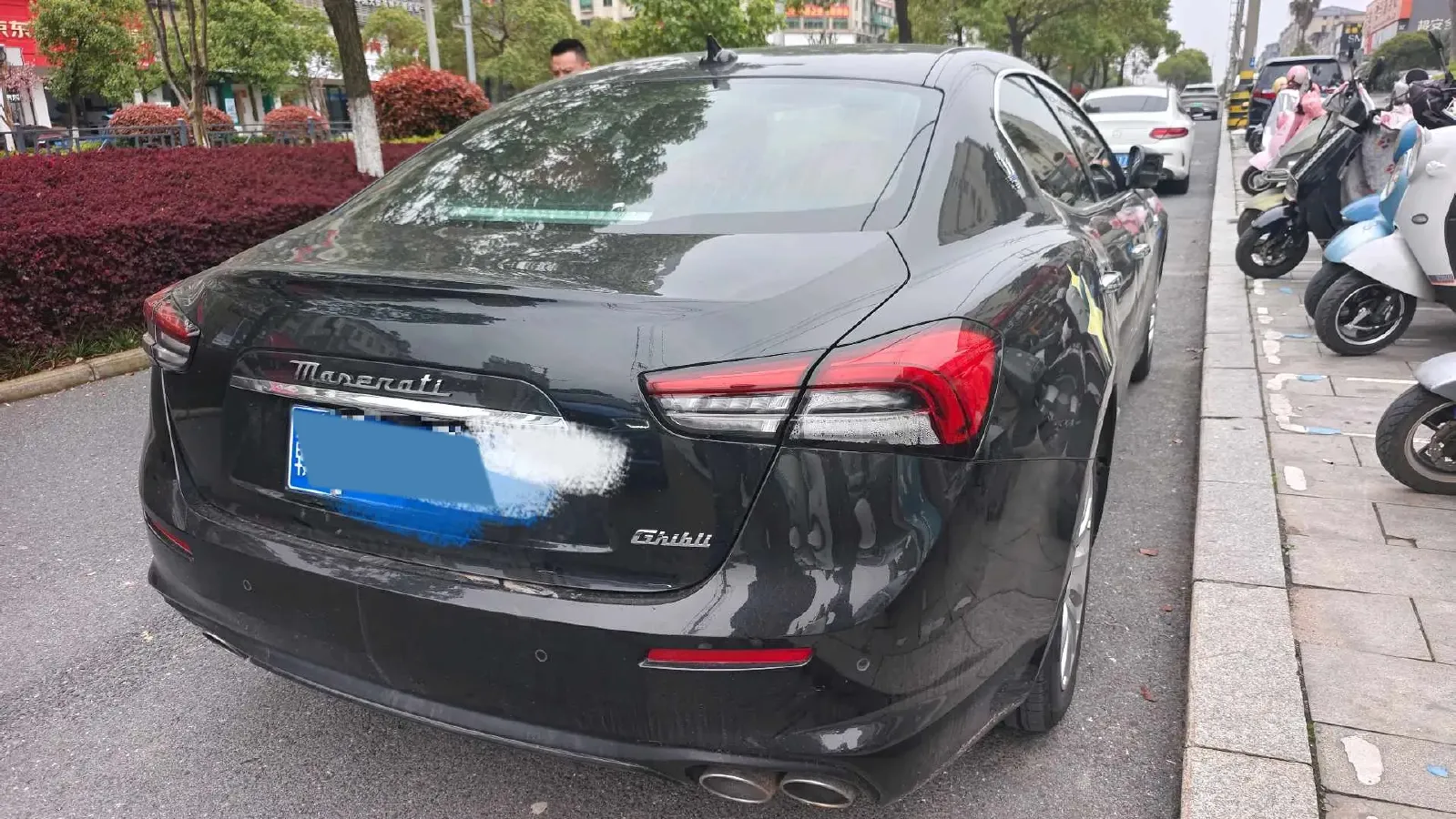 2021 Maserati Ghibli 2.0T 330HP L4 8AT,autocango,china used car exporter,china ev exporter,chinese used car exporter,chinese used ev exporter