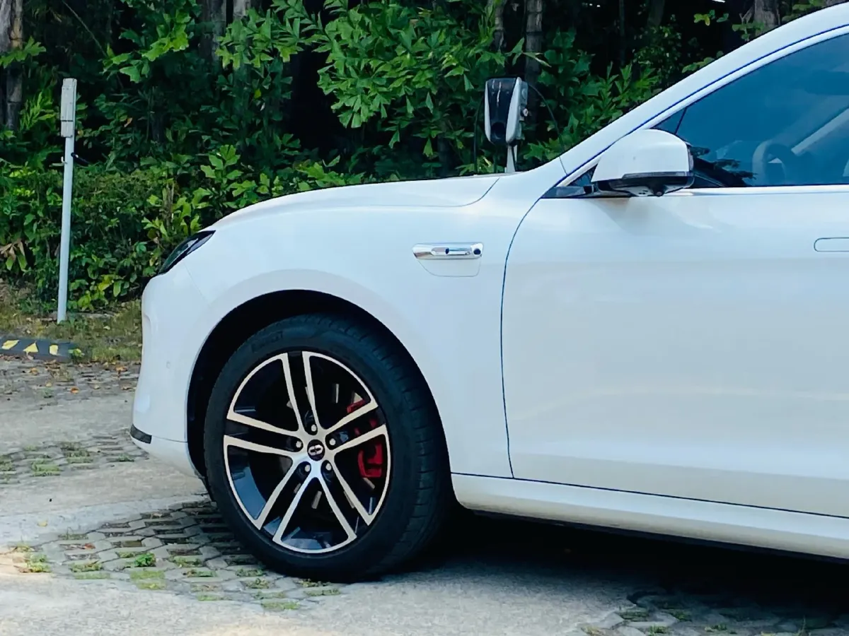 2024 AITO AITO M5 1.5T 152HP L4 REEV 42KWH,autocango,china used car exporter,china ev exporter,chinese used car exporter,chinese used ev exporter