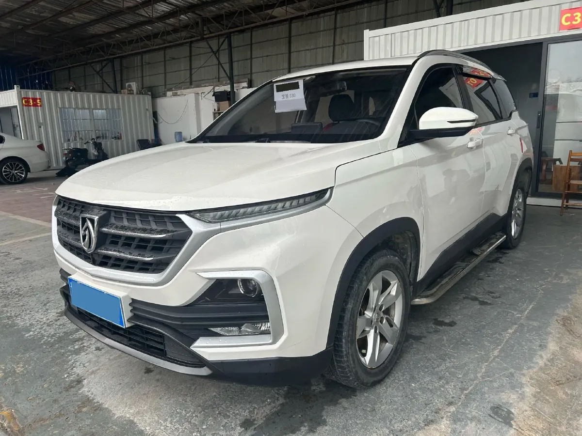 2019 BaoJun 530 1.5T 150HP L4 6MT,autocango,china used car exporter,china ev exporter,chinese used car exporter,chinese used ev exporter