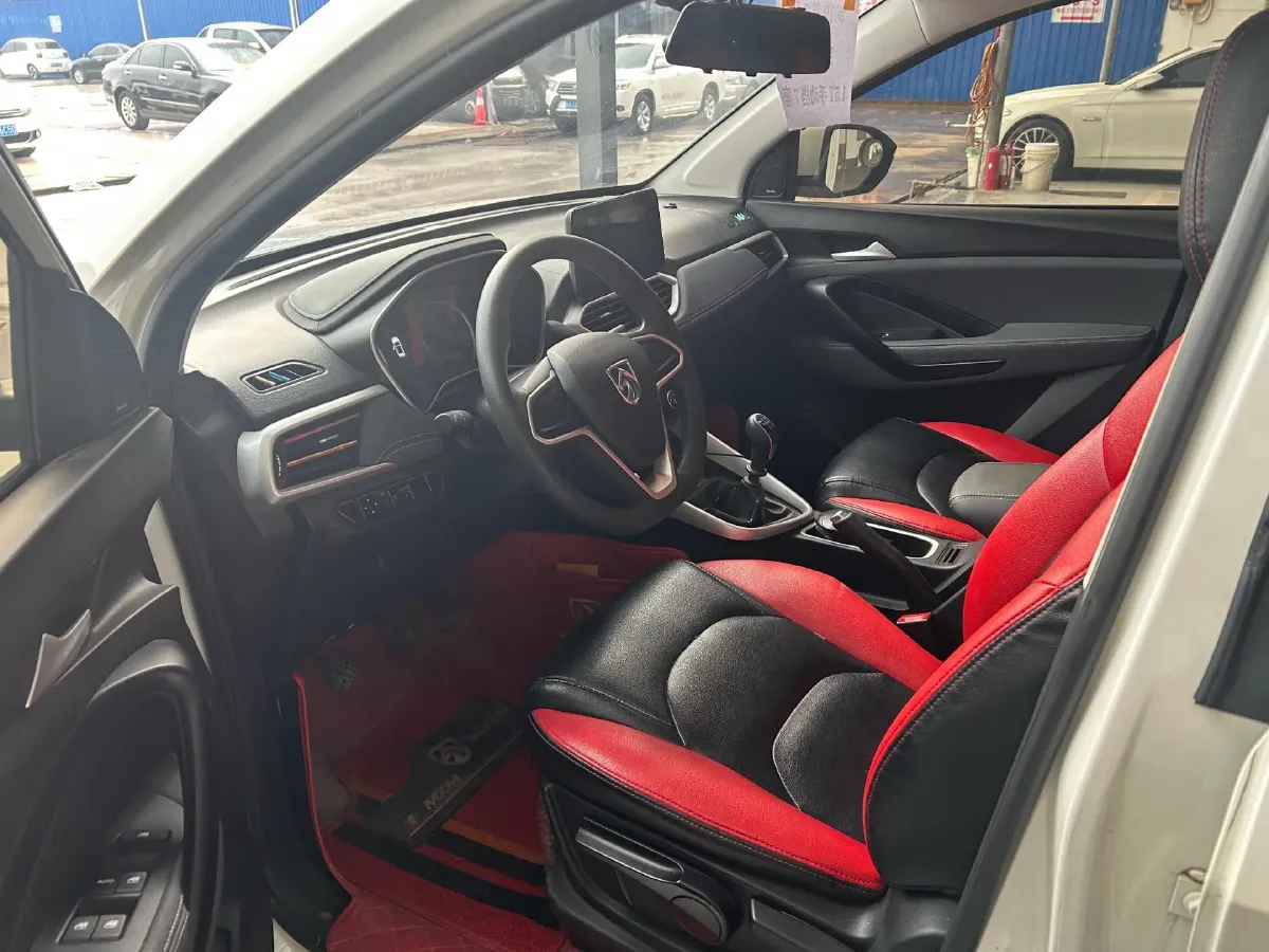 2019 BaoJun 530 1.5T 150HP L4 6MT,autocango,china used car exporter,china ev exporter,chinese used car exporter,chinese used ev exporter