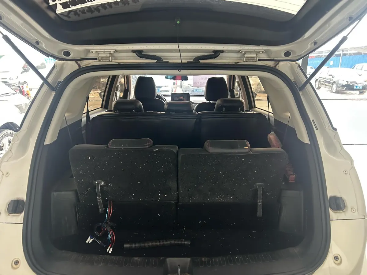 2019 BaoJun 530 1.5T 150HP L4 6MT,autocango,china used car exporter,china ev exporter,chinese used car exporter,chinese used ev exporter