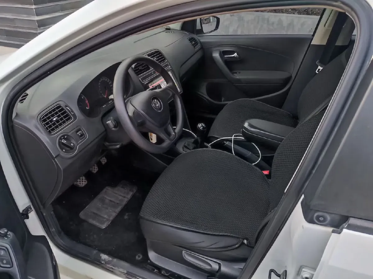 2016 Volkswagen Polo 1.4L 90HP L4 5MT,autocango,china used car exporter,china ev exporter,chinese used car exporter,chinese used ev exporter