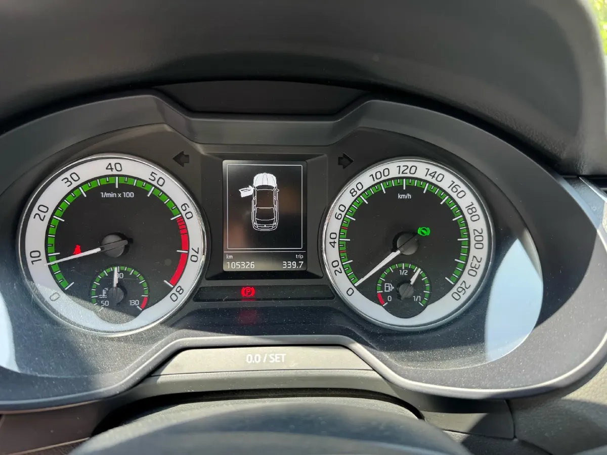 2019 Skoda Octavia 1.5L 116HP L4 6AT,autocango,china used car exporter,china ev exporter,chinese used car exporter,chinese used ev exporter