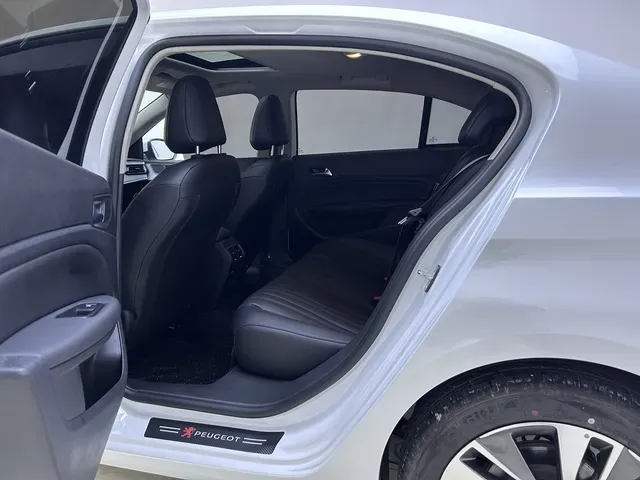 2022 Peugeot 408 1.6T 170HP L4 6AT,autocango,china used car exporter,china ev exporter,chinese used car exporter,chinese used ev exporter