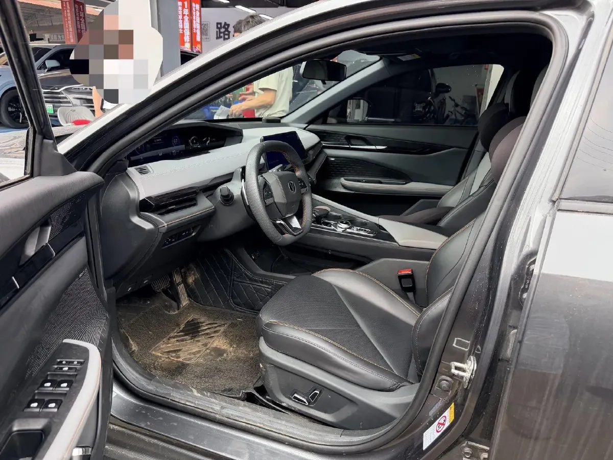 2022 ChangAn UNI-V 1.5T 188HP L4 7DCT,autocango,china used car exporter,china ev exporter,chinese used car exporter,chinese used ev exporter