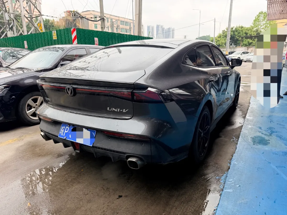 2022 ChangAn UNI-V 1.5T 188HP L4 7DCT,autocango,china used car exporter,china ev exporter,chinese used car exporter,chinese used ev exporter