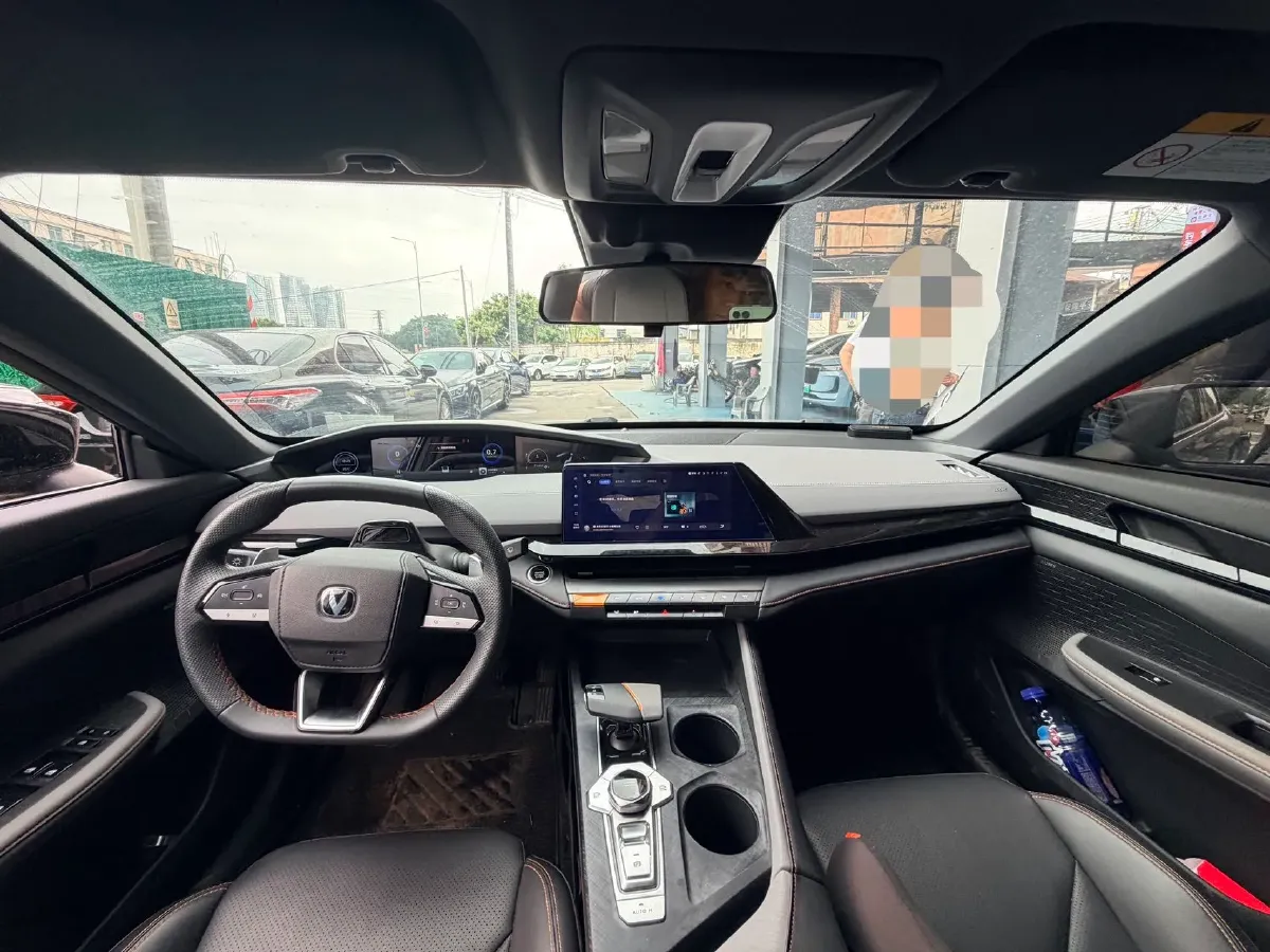 2022 ChangAn UNI-V 1.5T 188HP L4 7DCT,autocango,china used car exporter,china ev exporter,chinese used car exporter,chinese used ev exporter