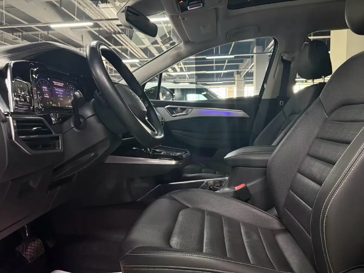 2021 Volkswagen Talagon 2.0T 220HP L4 7DCT,autocango,china used car exporter,china ev exporter,chinese used car exporter,chinese used ev exporter