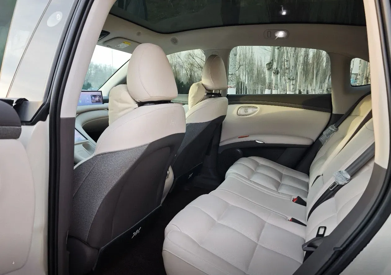 2025 IM LS6 BEV 83KWH,autocango,china used car exporter,china ev exporter,chinese used car exporter,chinese used ev exporter