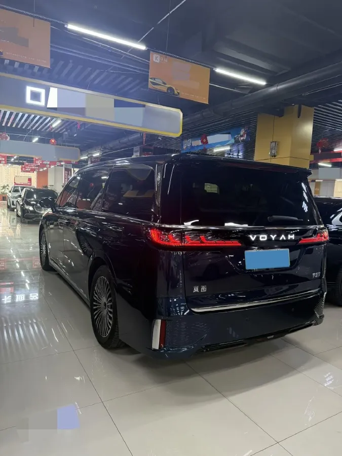 2025 Voyah Dream 1.5T 150HP L4 PHEV 41.7KWH,autocango,china used car exporter,china ev exporter,chinese used car exporter,chinese used ev exporter