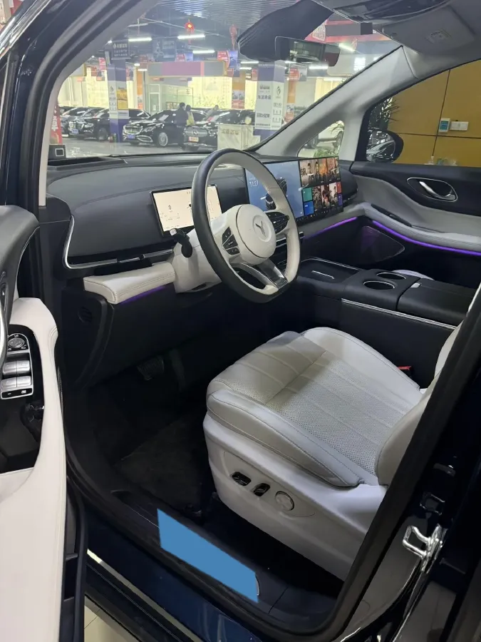 2025 Voyah Dream 1.5T 150HP L4 PHEV 41.7KWH,autocango,china used car exporter,china ev exporter,chinese used car exporter,chinese used ev exporter