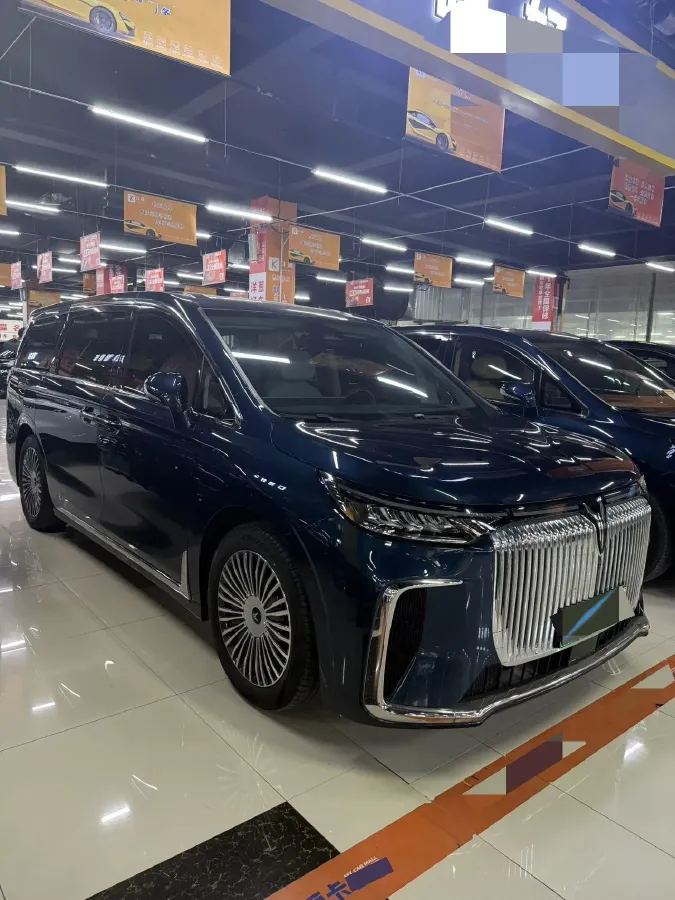 2025 Voyah Dream 1.5T 150HP L4 PHEV 41.7KWH,autocango,china used car exporter,china ev exporter,chinese used car exporter,chinese used ev exporter