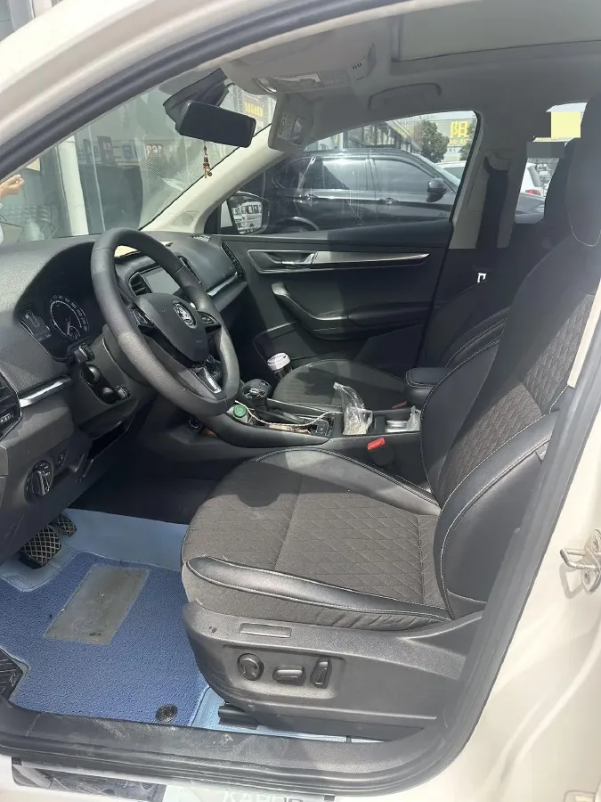 2021 Skoda Karoq 1.4T 150HP L4 7DCT,autocango,china used car exporter,china ev exporter,chinese used car exporter,chinese used ev exporter