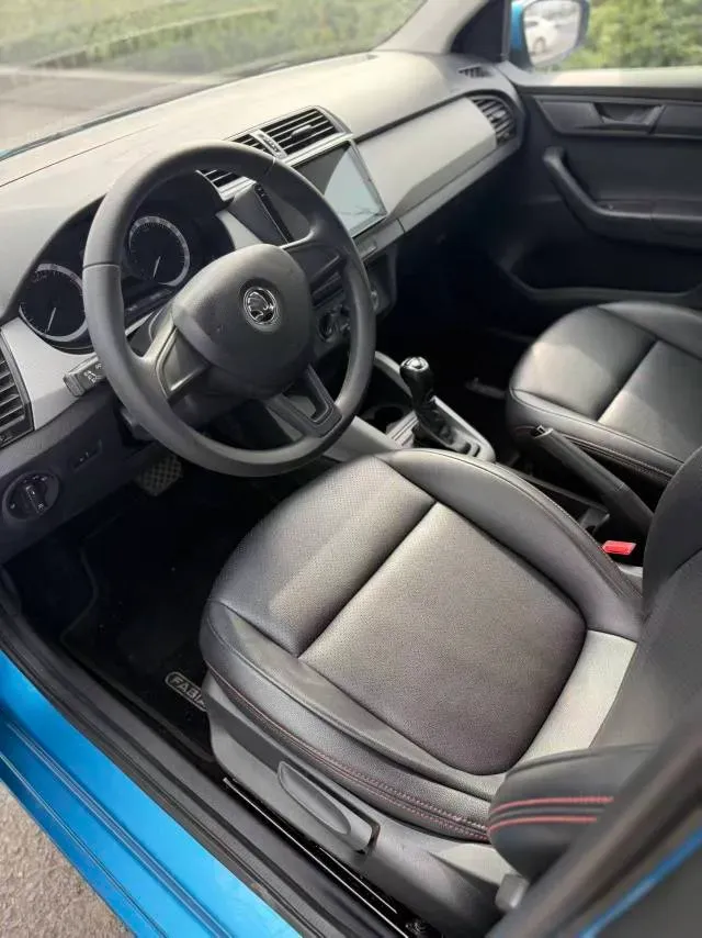 2017 Skoda Fabia 1.4L 90HP L4 6AT,autocango,china used car exporter,china ev exporter,chinese used car exporter,chinese used ev exporter