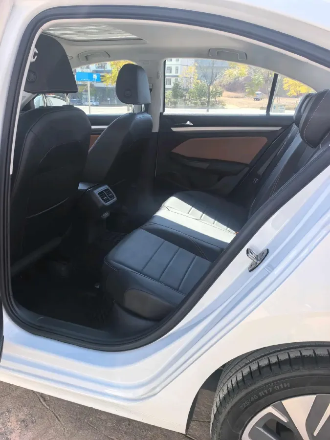 2023 Volkswagen Bora 1.2T 116HP L4 7DCT,autocango,china used car exporter,china ev exporter,chinese used car exporter,chinese used ev exporter