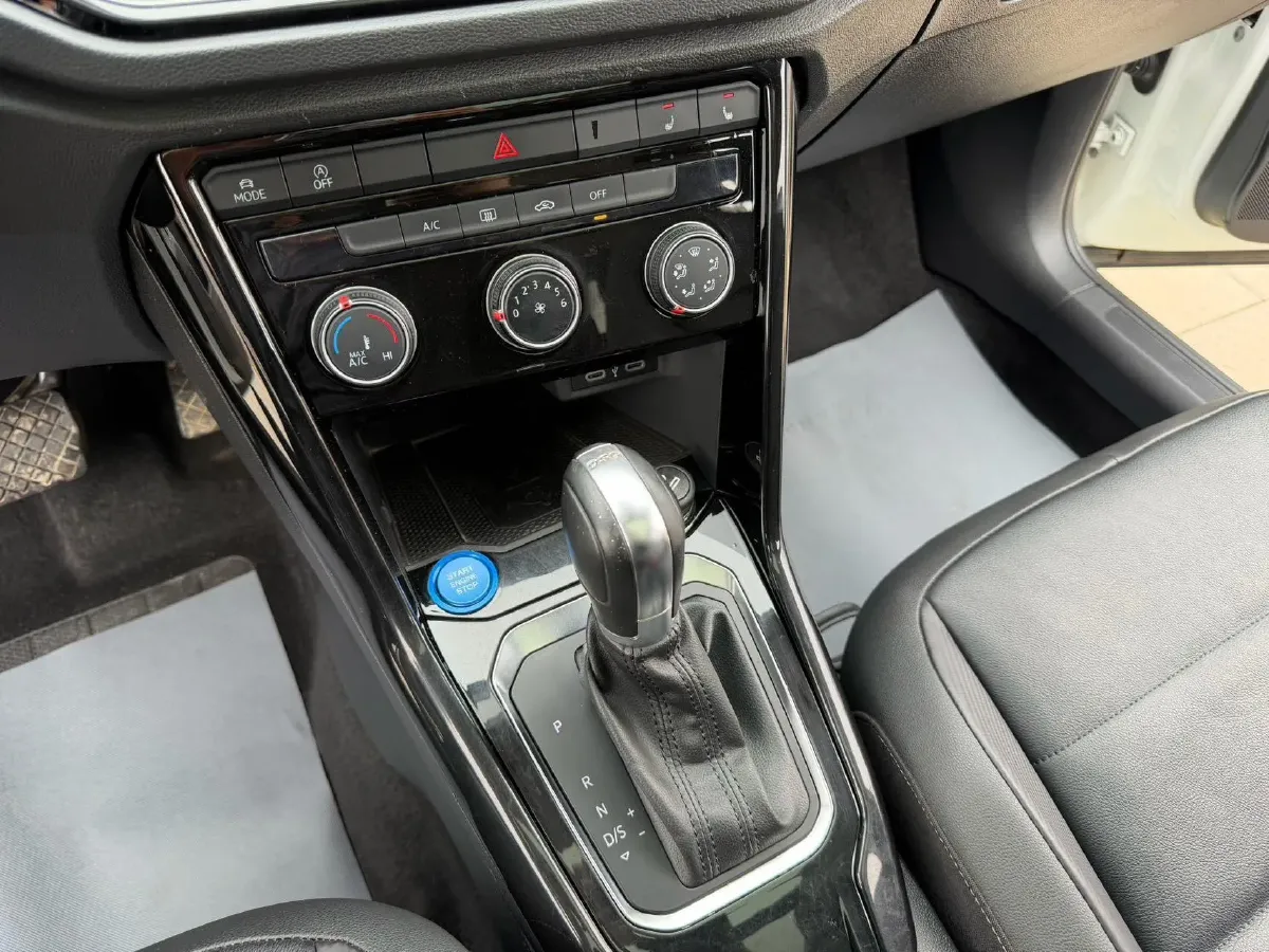 2022 Volkswagen T-Roc 1.4T 150HP L4 7DCT,autocango,china used car exporter,china ev exporter,chinese used car exporter,chinese used ev exporter