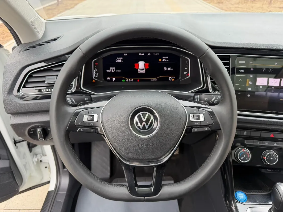 2022 Volkswagen T-Roc 1.4T 150HP L4 7DCT,autocango,china used car exporter,china ev exporter,chinese used car exporter,chinese used ev exporter