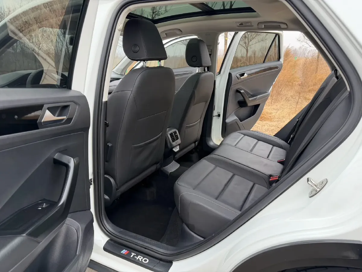 2022 Volkswagen T-Roc 1.4T 150HP L4 7DCT,autocango,china used car exporter,china ev exporter,chinese used car exporter,chinese used ev exporter