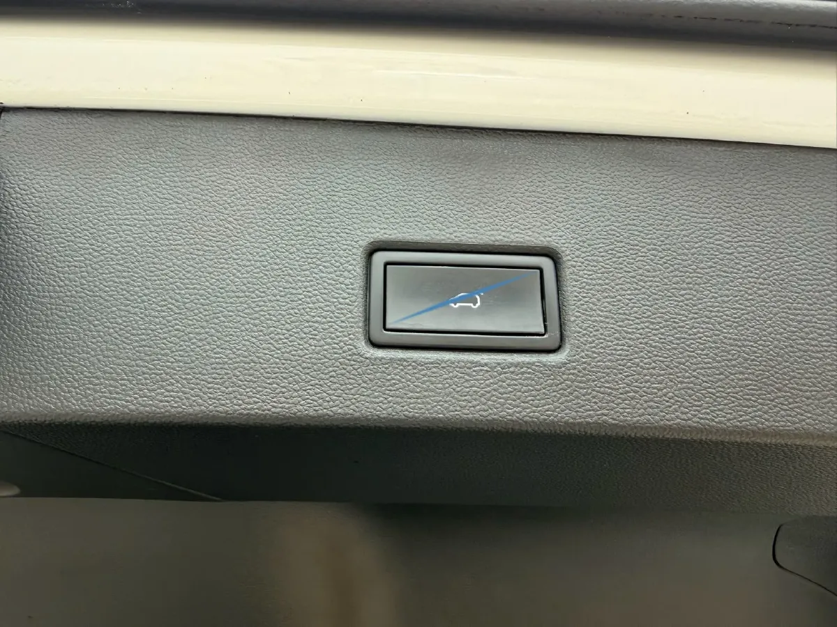 2022 Volkswagen T-Roc 1.4T 150HP L4 7DCT,autocango,china used car exporter,china ev exporter,chinese used car exporter,chinese used ev exporter