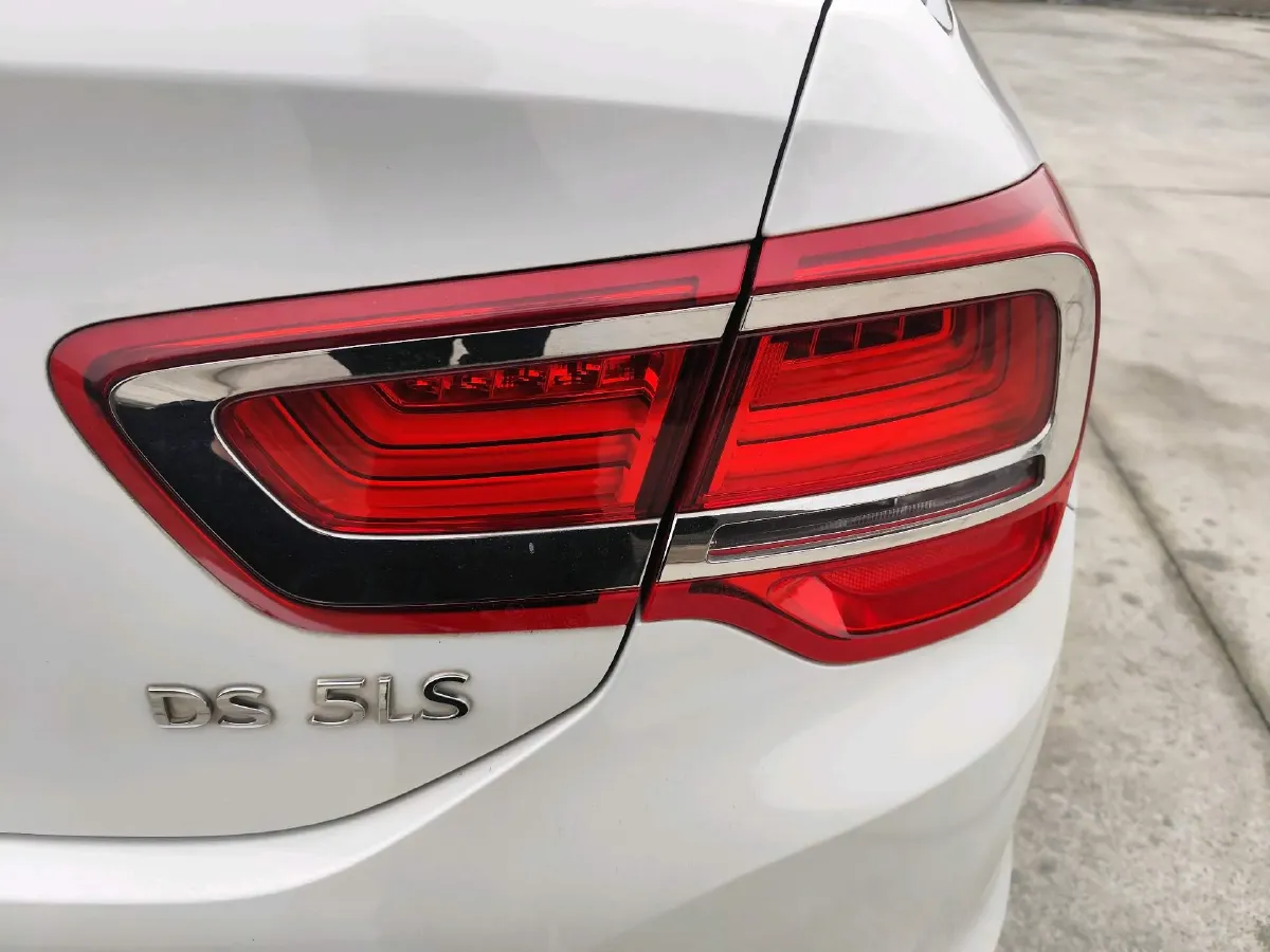 2016 DS 5LS 1.6T 167HP L4 6AT,autocango,china used car exporter,china ev exporter,chinese used car exporter,chinese used ev exporter