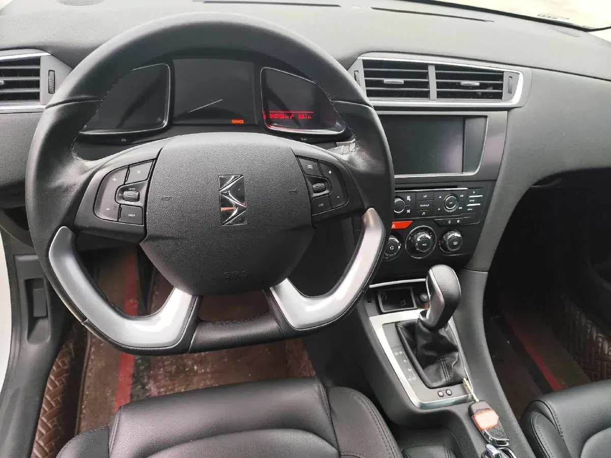 2016 DS 5LS 1.6T 167HP L4 6AT,autocango,china used car exporter,china ev exporter,chinese used car exporter,chinese used ev exporter