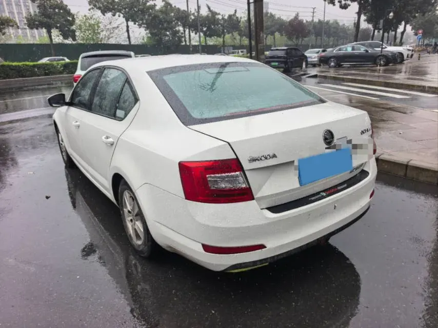 2017 Skoda Octavia 1.6L 110HP L4 5MT,autocango,china used car exporter,china ev exporter,chinese used car exporter,chinese used ev exporter