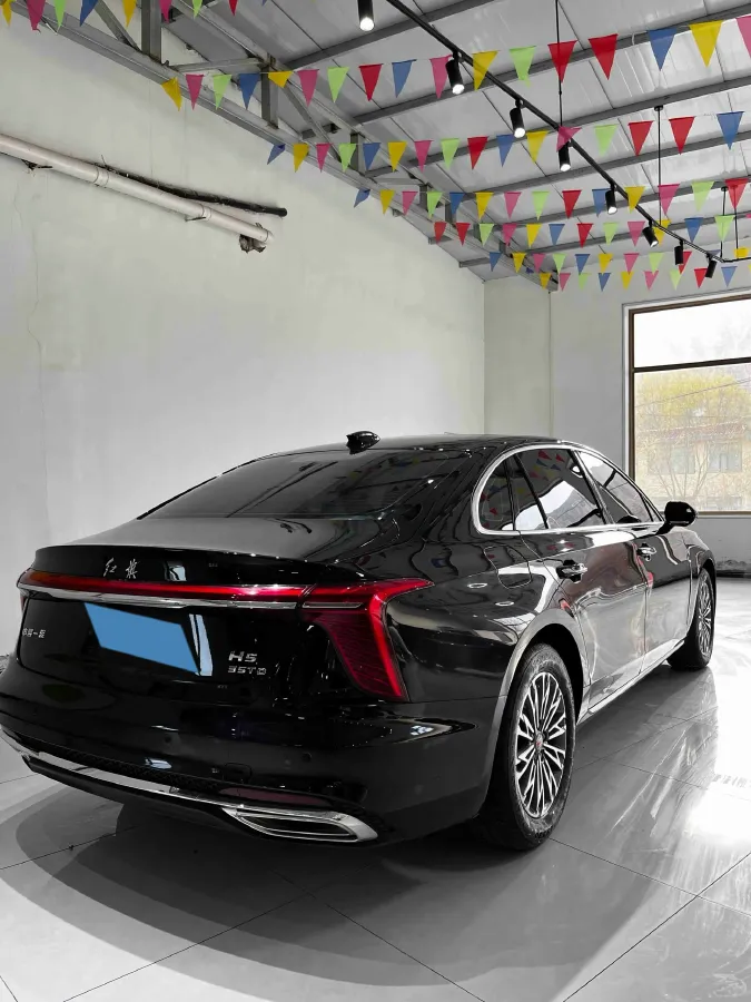 2023 HongQi H5 2.0T 224HP L4 8AT,autocango,china used car exporter,china ev exporter,chinese used car exporter,chinese used ev exporter