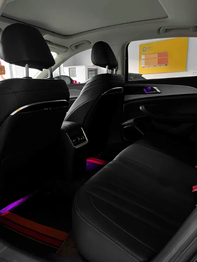 2023 HongQi H5 2.0T 224HP L4 8AT,autocango,china used car exporter,china ev exporter,chinese used car exporter,chinese used ev exporter