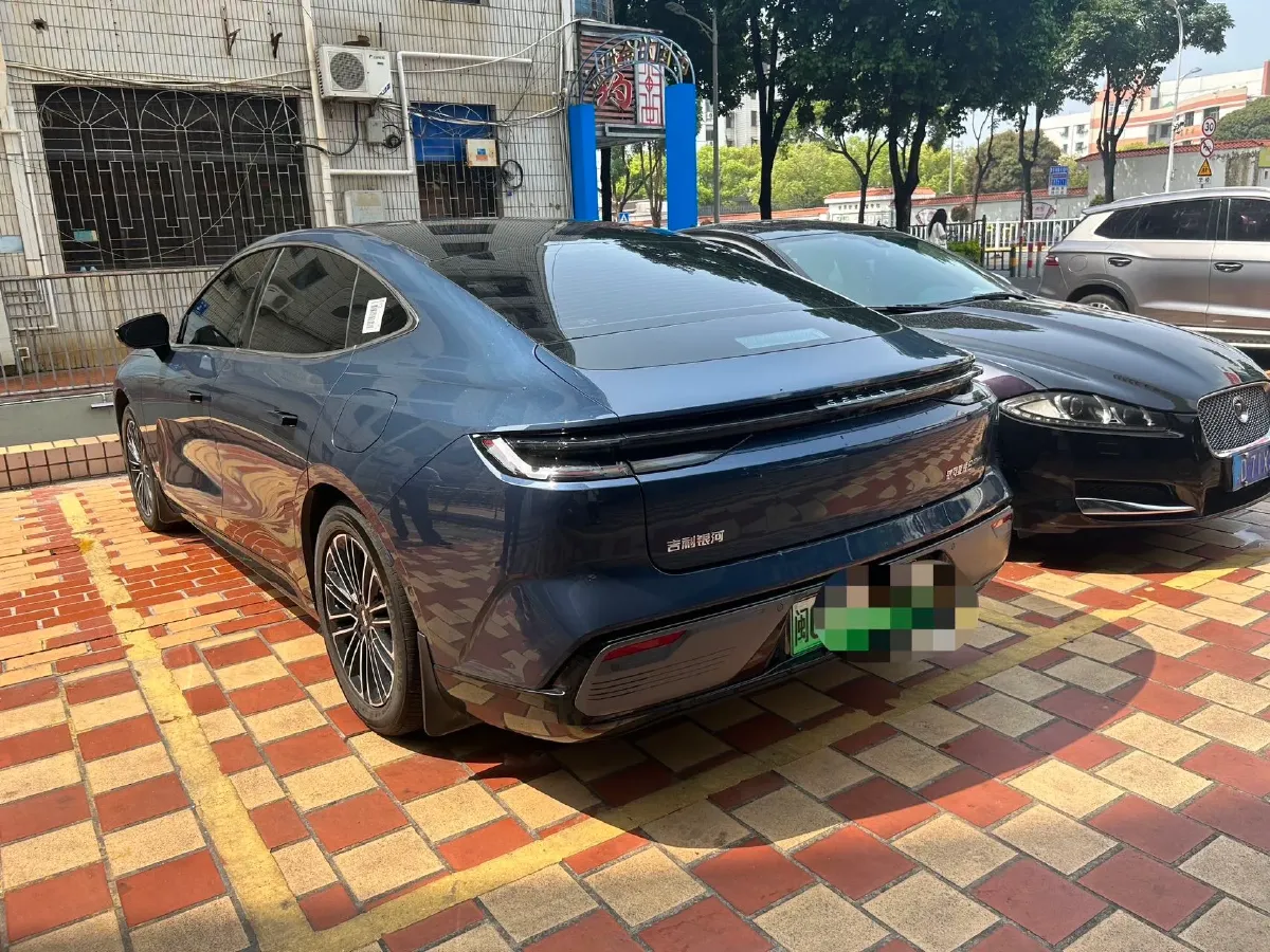 2025 Geely Galaxy Starshine 8 1.5L 112HP L4 1DHT PHEV,autocango,china used car exporter,china ev exporter,chinese used car exporter,chinese used ev exporter