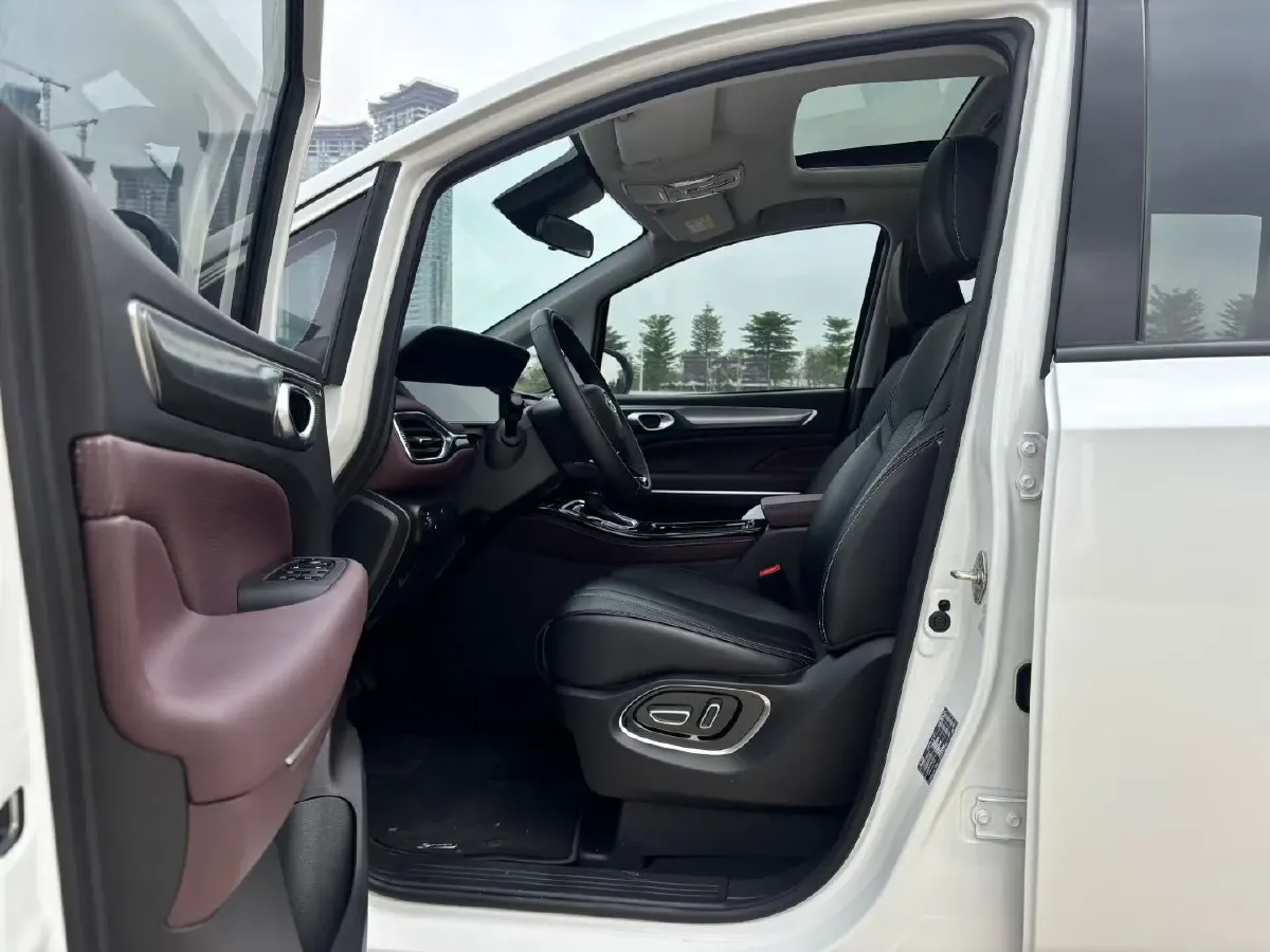 2023 GAC Trumpchi M6 1.5T 177HP L4 7DCT,autocango,china used car exporter,china ev exporter,chinese used car exporter,chinese used ev exporter