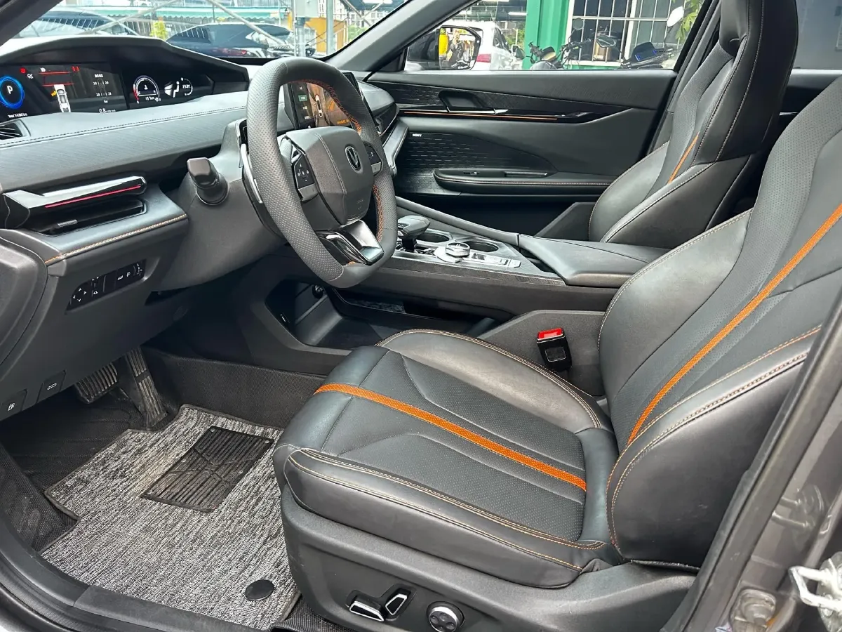 2024 ChangAn UNI-V 1.5T 188HP L4 7DCT,autocango,china used car exporter,china ev exporter,chinese used car exporter,chinese used ev exporter