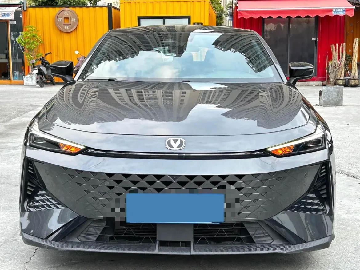 2024 ChangAn UNI-V 1.5T 188HP L4 7DCT,autocango,china used car exporter,china ev exporter,chinese used car exporter,chinese used ev exporter