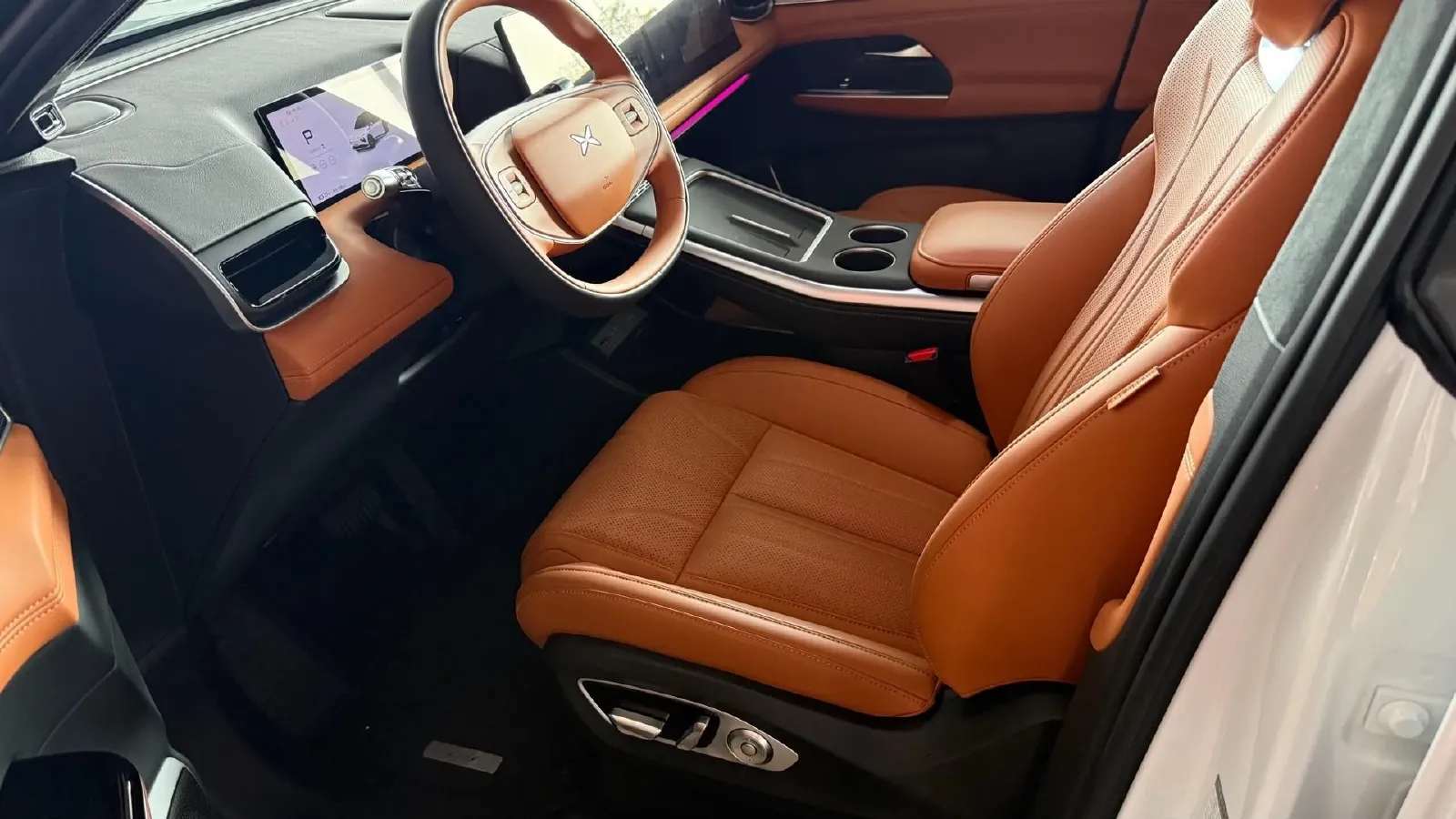 2025 Xpeng G9 BEV 79KWH,autocango,china used car exporter,china ev exporter,chinese used car exporter,chinese used ev exporter