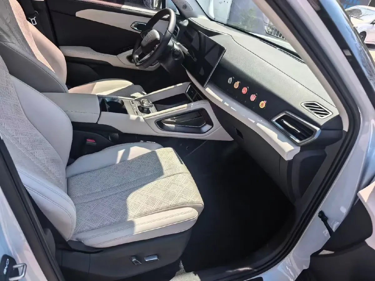 2024 BYD YuanUP BEV 45.12KWH,autocango,china used car exporter,china ev exporter,chinese used car exporter,chinese used ev exporter