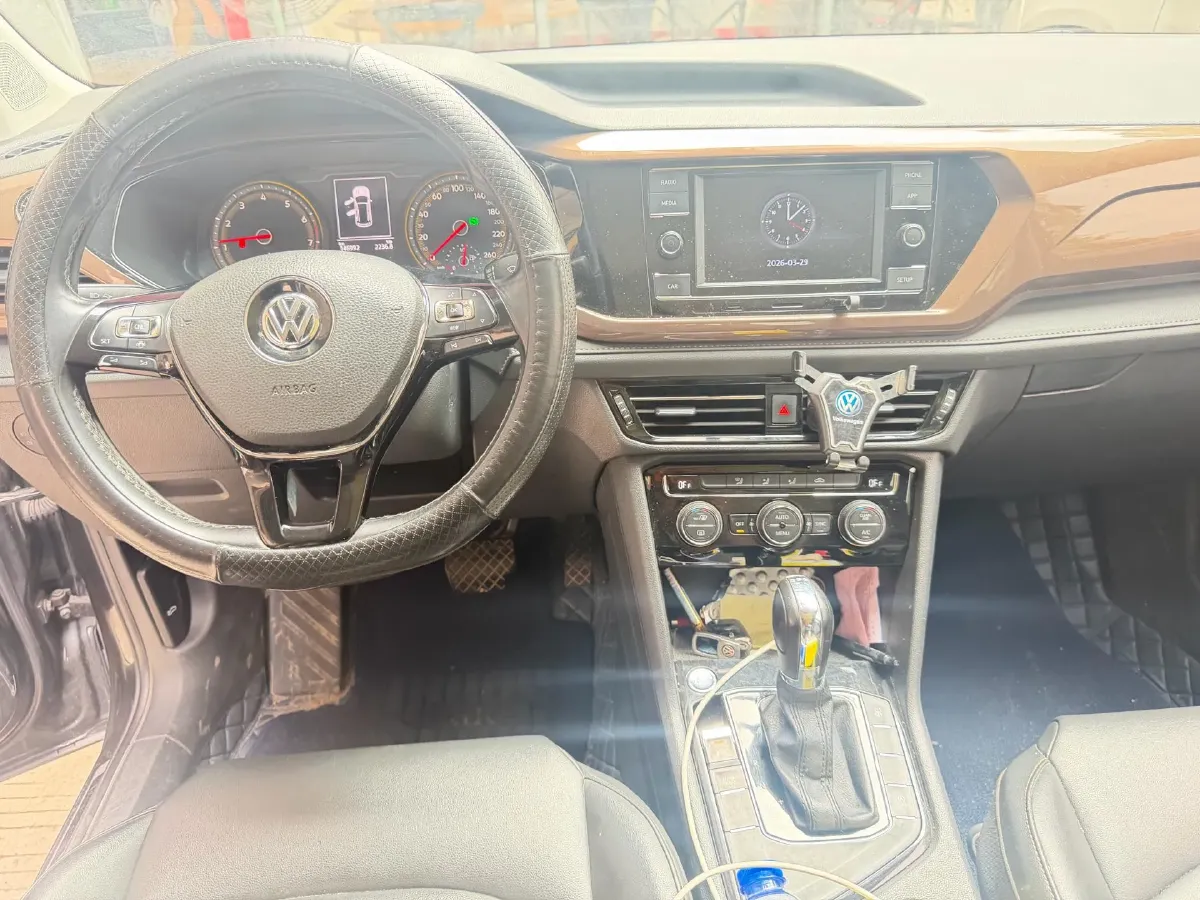 2020 Volkswagen Tharu 1.4T 150HP L4 7DCT,autocango,china used car exporter,china ev exporter,chinese used car exporter,chinese used ev exporter