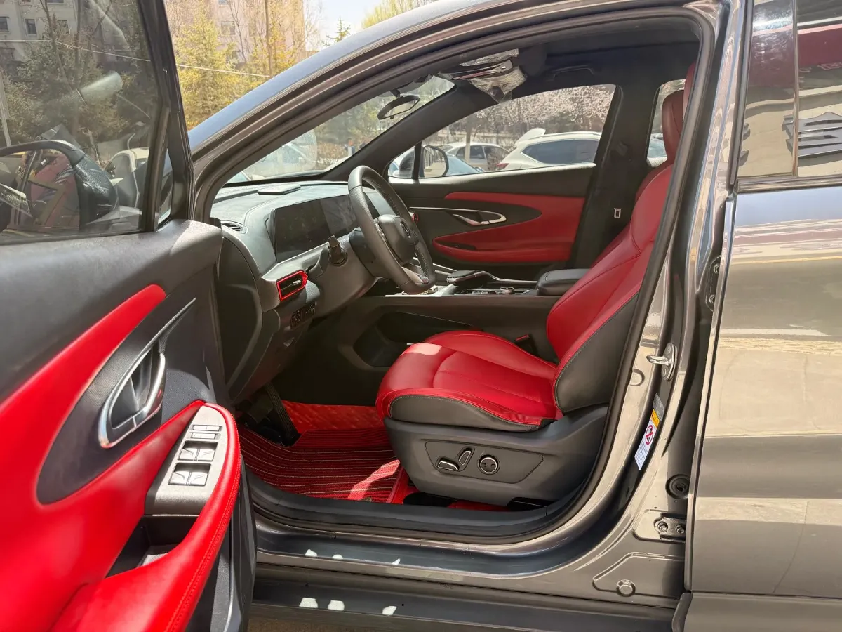 2021 ChangAn UNI-T 1.5T 180HP L4 7DCT,autocango,china used car exporter,china ev exporter,chinese used car exporter,chinese used ev exporter