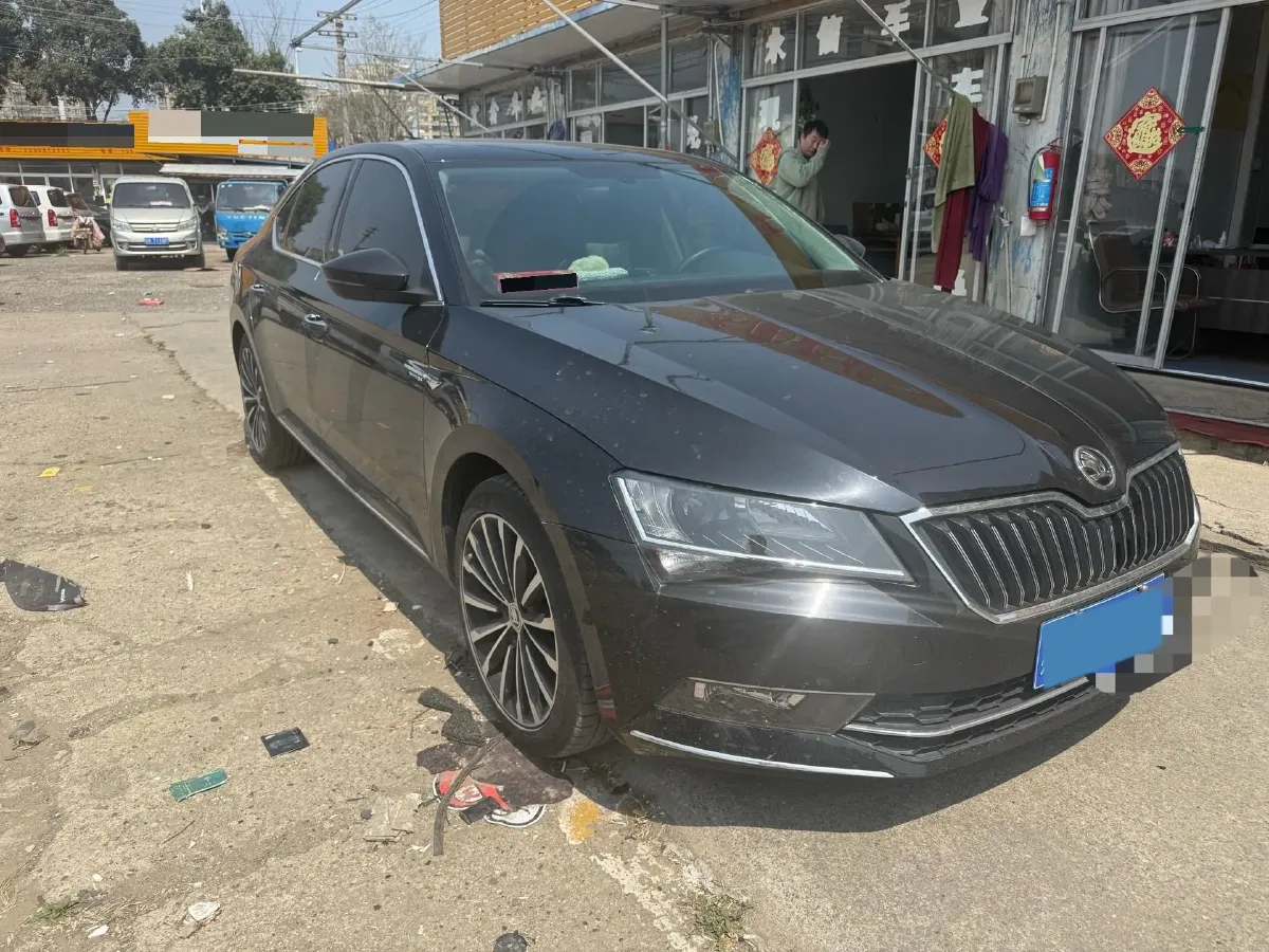 2018 Skoda Superb 1.8T 180HP L4 7DCT,autocango,china used car exporter,china ev exporter,chinese used car exporter,chinese used ev exporter